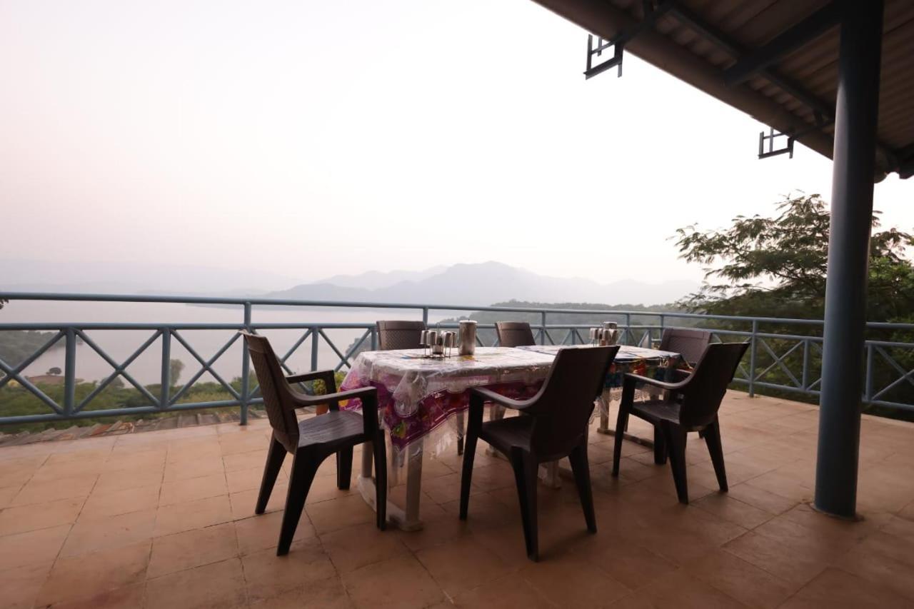 Bed and Breakfast Nisarg Farm Mulshi Exterior foto